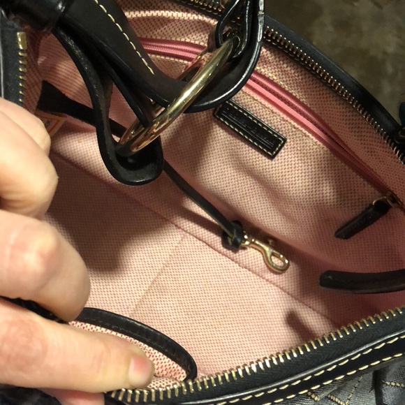 Classic Dooney & Bourke hobo with charm and leather trim - Picture 4 of 8